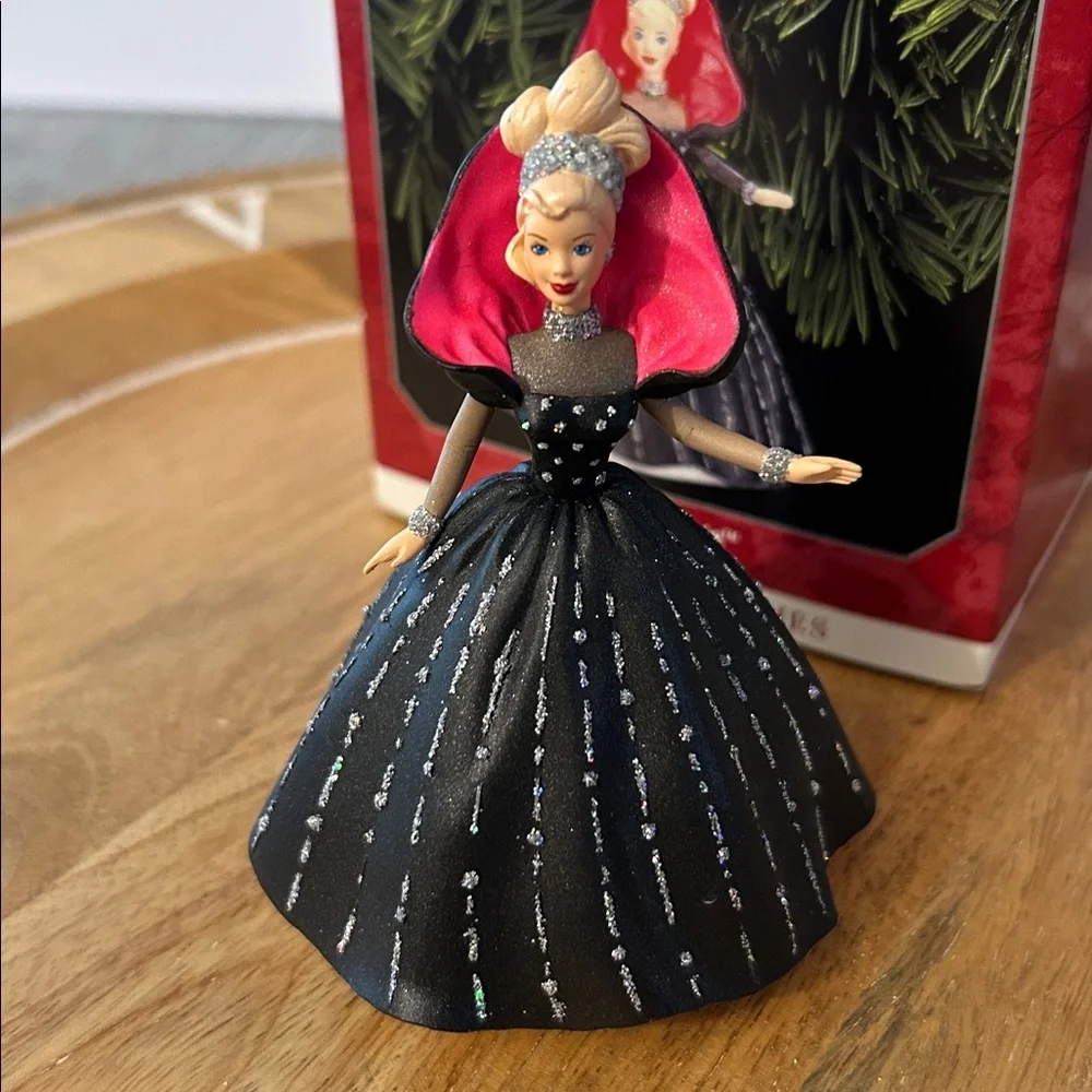 Hallmark Keepsake Holiday Barbie NEW 1998 6th in series in Black and Pink dress